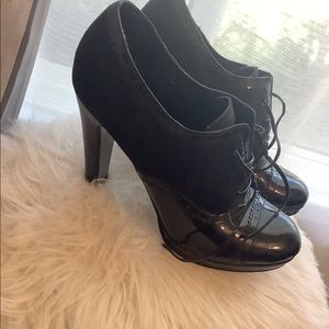 Tahari Oxford stiletto heels
